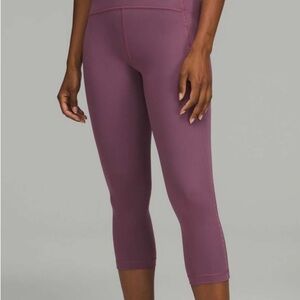 2022-Lululemon Swift Speed High-Rise
Crop 21" Vintage Plum size 6